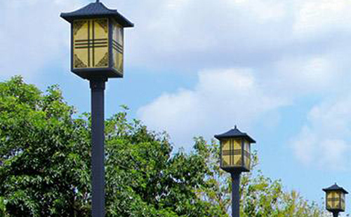 洛浦庭院灯安装间距与布灯设计全解析