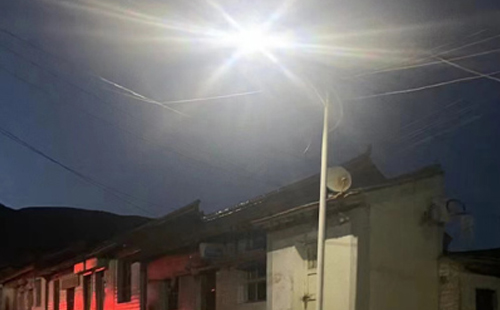 农村院子里最适合的洛浦太阳能路灯亮度与安装要点