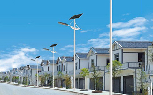 洛浦太阳能路灯配置与在乡村道路照明中的应用